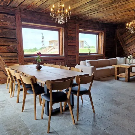 Uue-jaani Talu Puhkemaja *