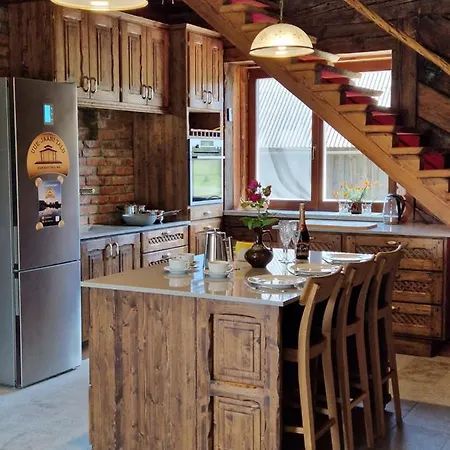 Uue-jaani Talu Puhkemaja *