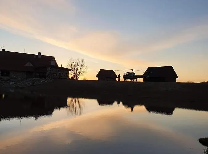 Uue-jaani Talu Puhkemaja